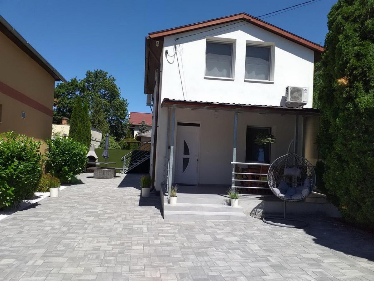 White Stone Apartman Hajdúszoboszló 外观 照片