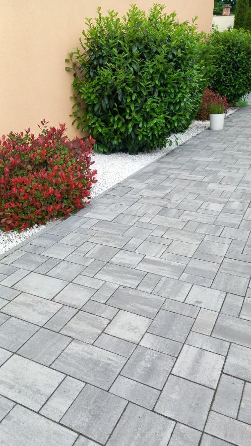 White Stone Apartman Hajdúszoboszló 外观 照片